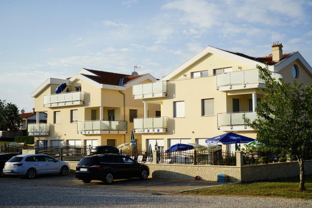 Funtana Appartements An Der 1 Reihe Vom Meer מראה חיצוני תמונה
